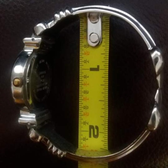 Like new watch price not negotiable - Picture 3 of 3